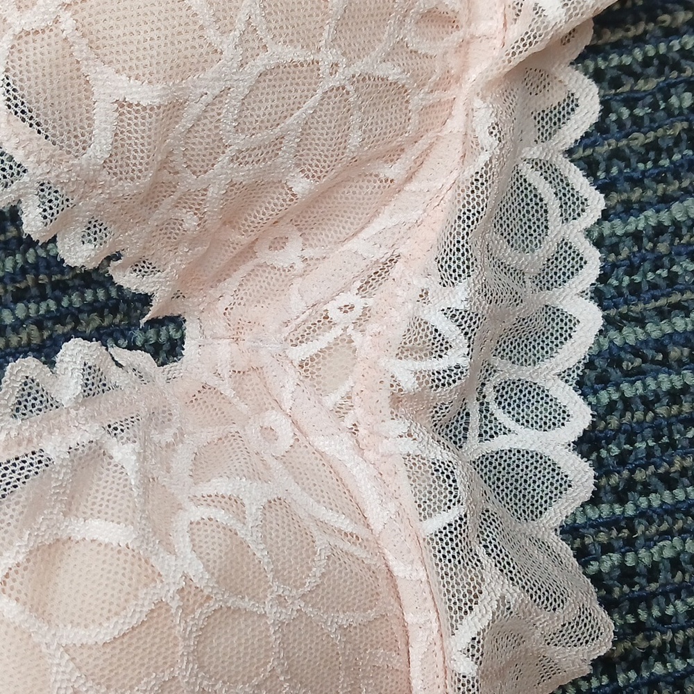 Pink Victoria’s Secret White Lace Halter Top Bra Bralette Small AA-C - Picture 3 of 7